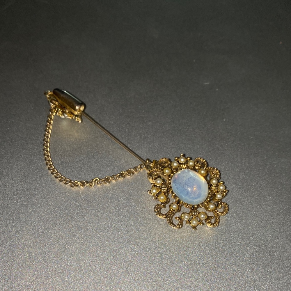 VINTAGE PAULINE RADER BROOCH
